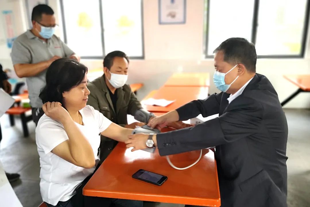 关爱员工，拥抱健康——桂林矿机组织员工进行健康体检
